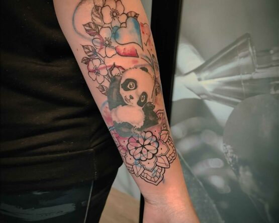 Panda Mandala Blumen Tattoo