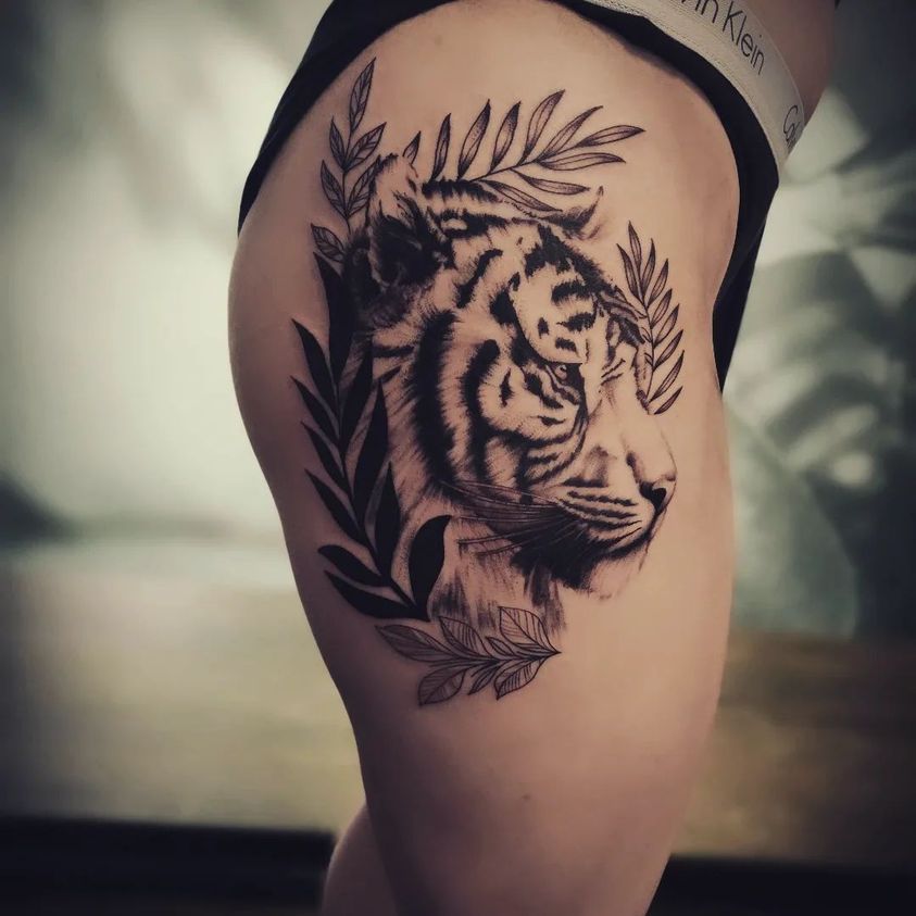 Tiger Tattoo Oberschenkel