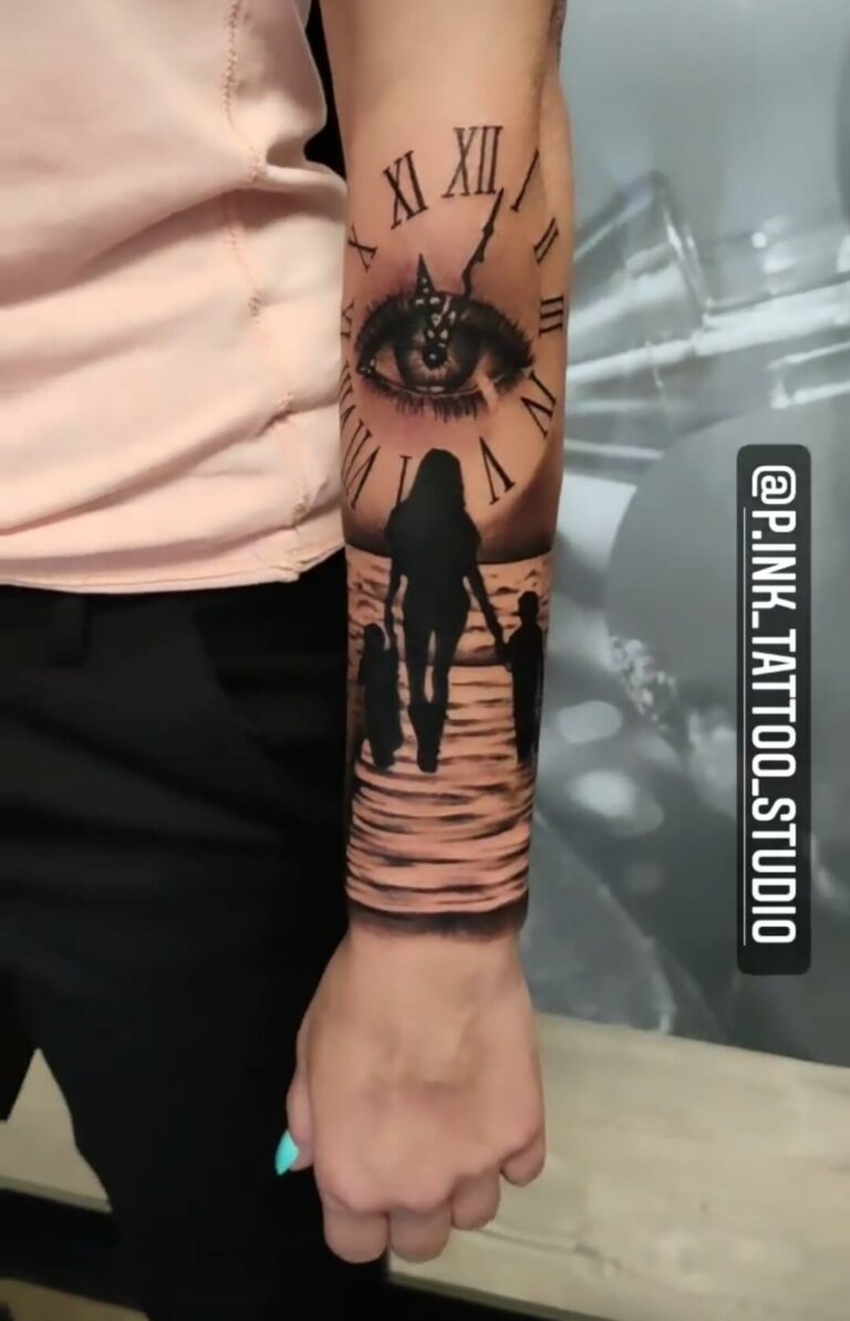 Familientattoo mit Uhr – P.ink Neustadt bei Coburg